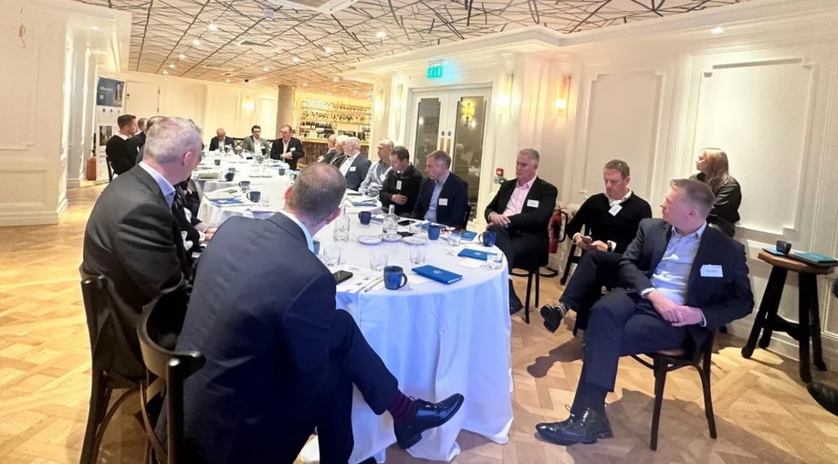 People sat at tables for Albany Beck’s Change Management Solutions Breakfast Roundtable.